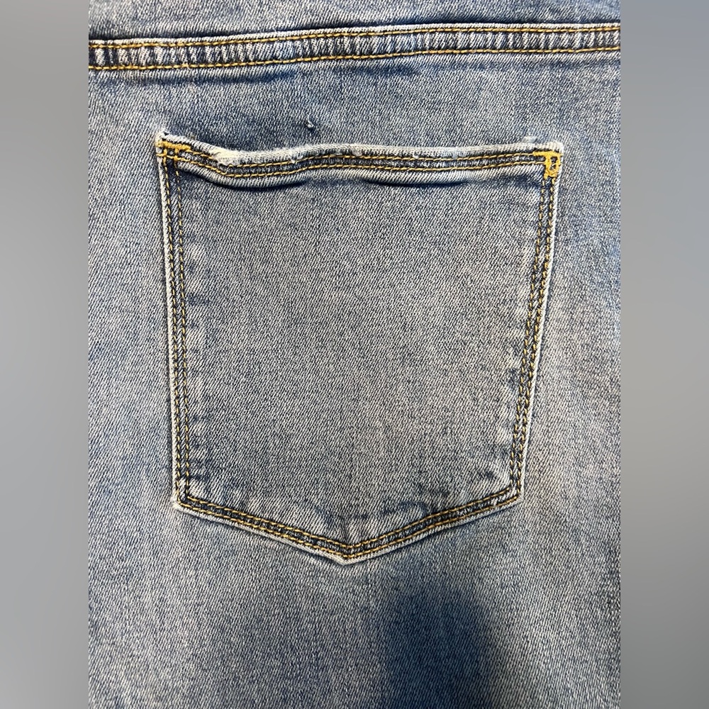 Universal Thread Cropped Jeans - Picture 4 of 4